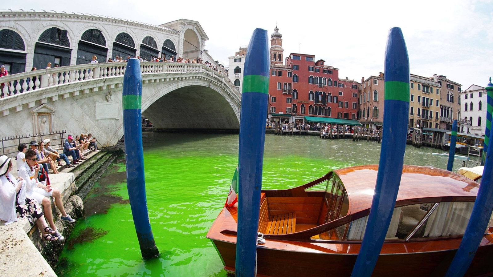 Rätselraten in Venedig Canal Grande leuchtete plötzlich grün oe24 at