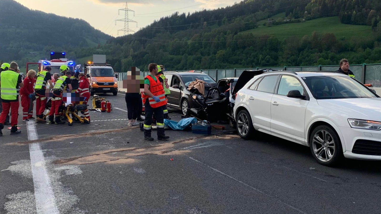 Vier Verletzte Nach Auffahrunfall Auf A9 Bei Kalwang Oe24 At