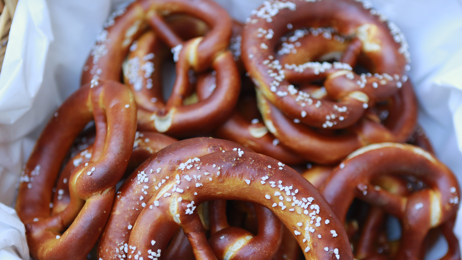 Wiesn Feeling für Zuhause So gelingen perfekte Brezeln Cooking