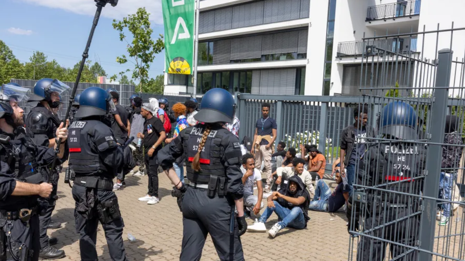 Schwere Ausschreitungen Bei Eritrea Festival In Gie En De Live De