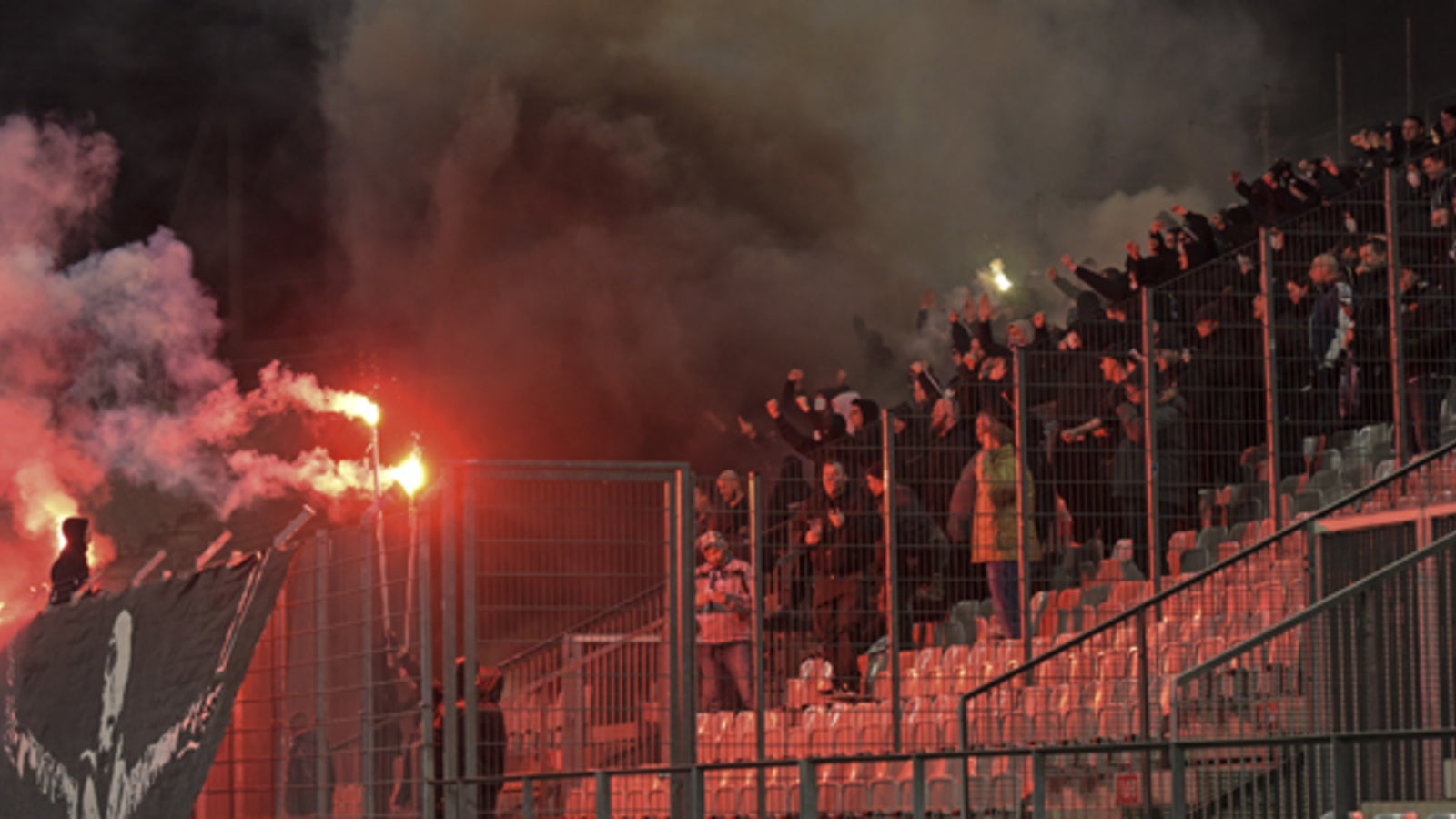 Lask Fans Sorgen F R Pyro Skandal Sport At