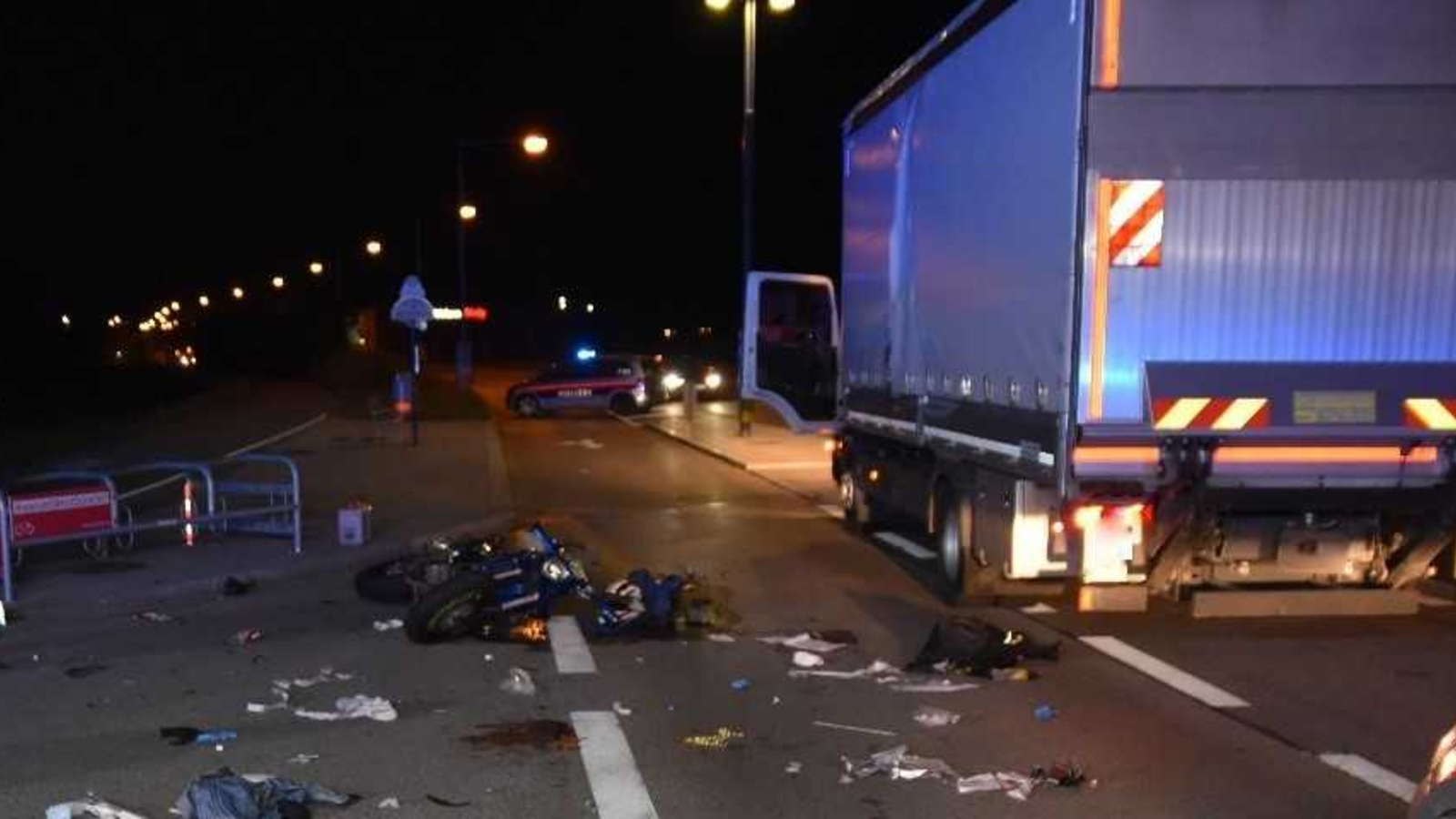 Lkw crasht in Biker 28 Jähriger tot oe24 at