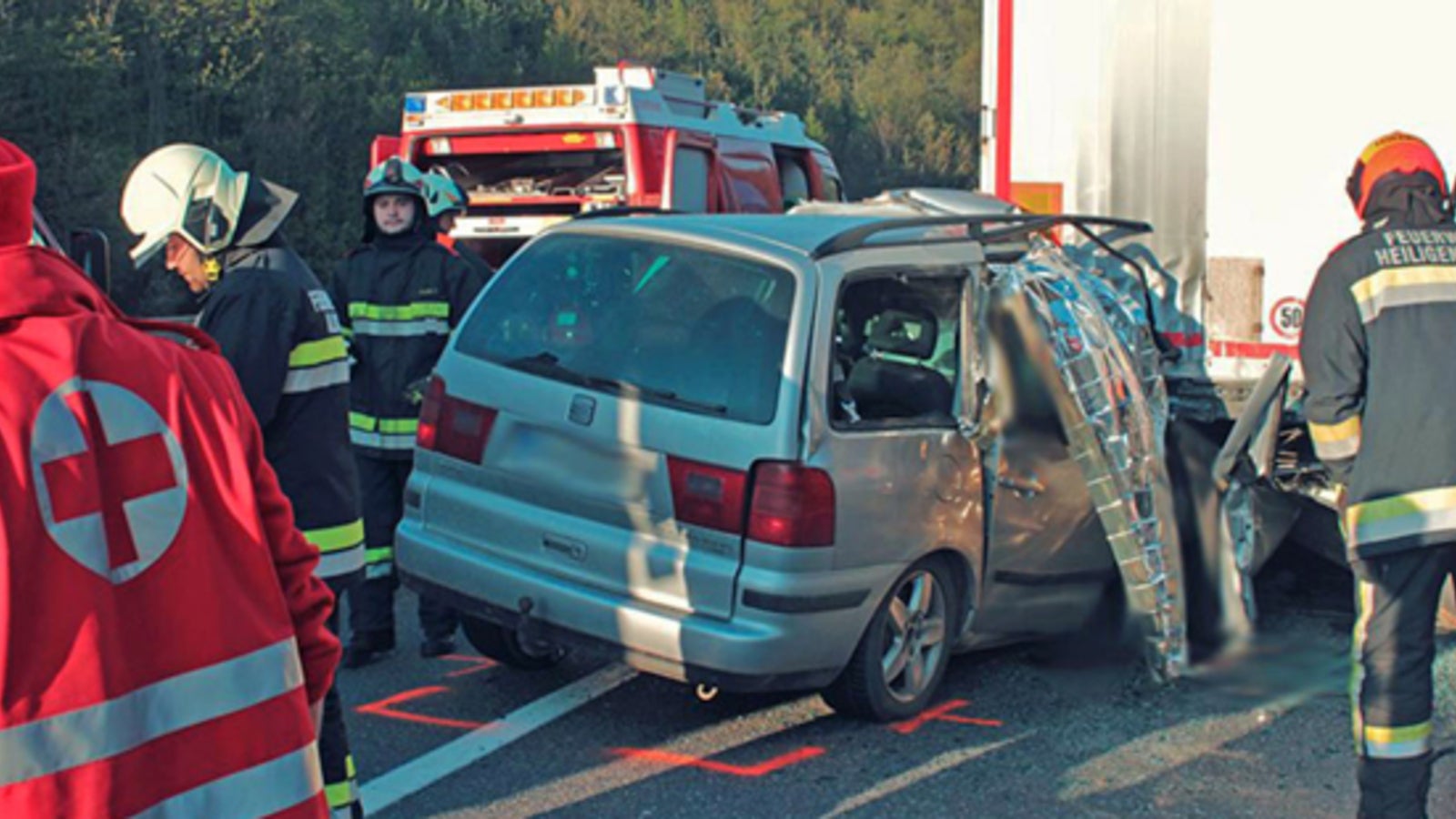 Horror Crash Auf A21 Fordert Einen Toten Oe24 At