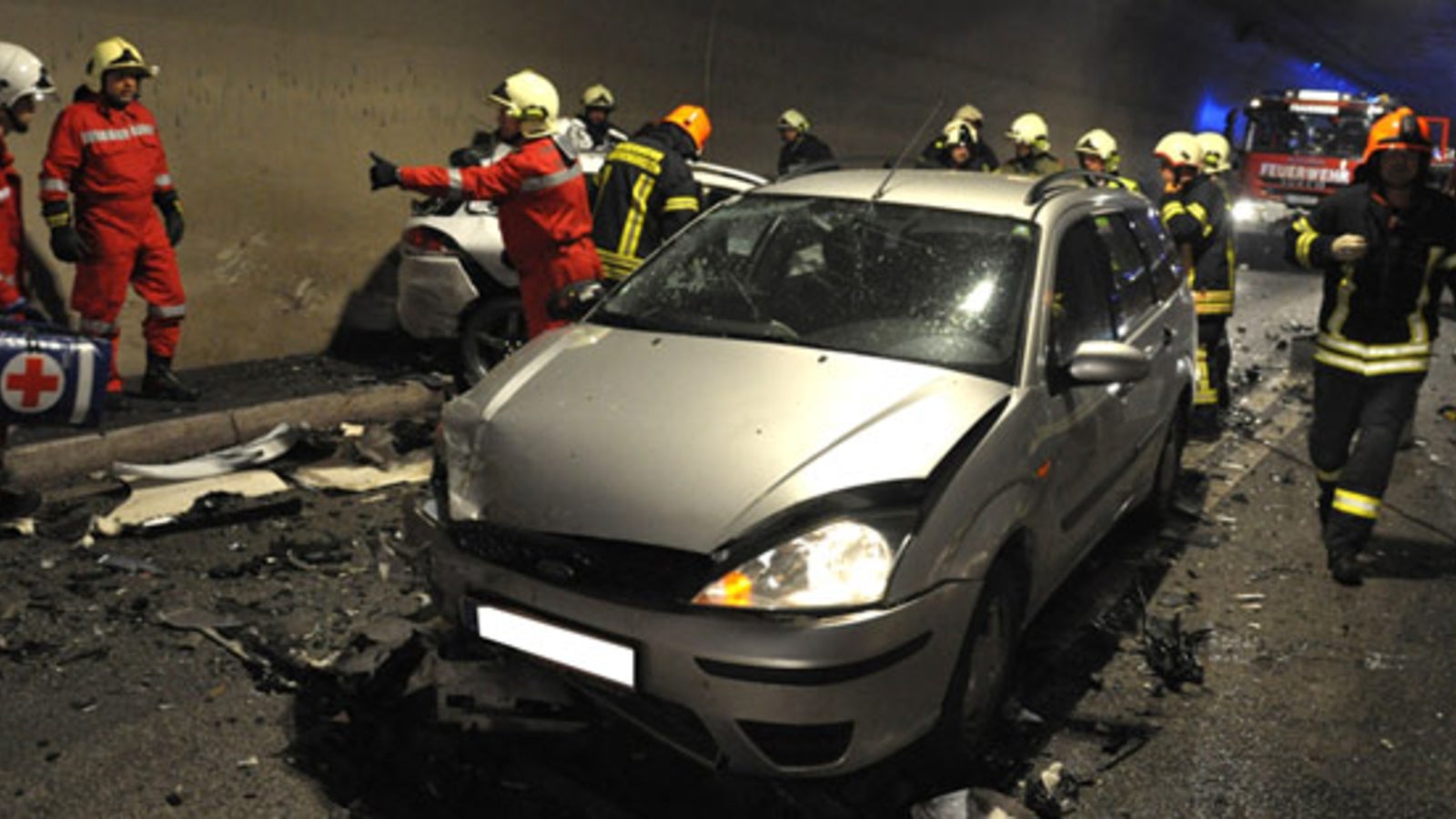 A9 Frau Stirbt Bei Horror Crash In Tunnel Oe24 At