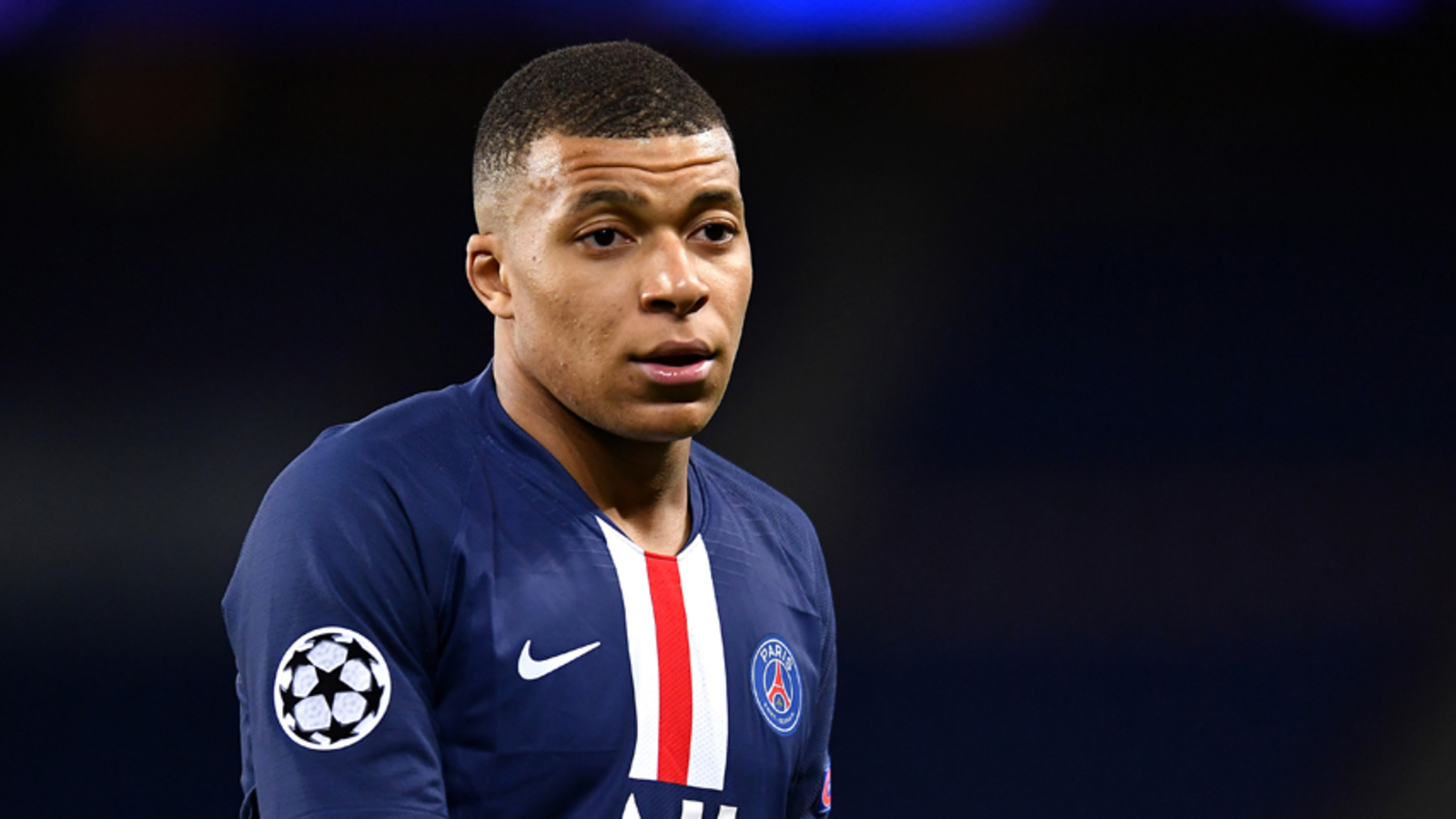 Psg Star Mbappe Positiv Auf Corona Getestet Sport At