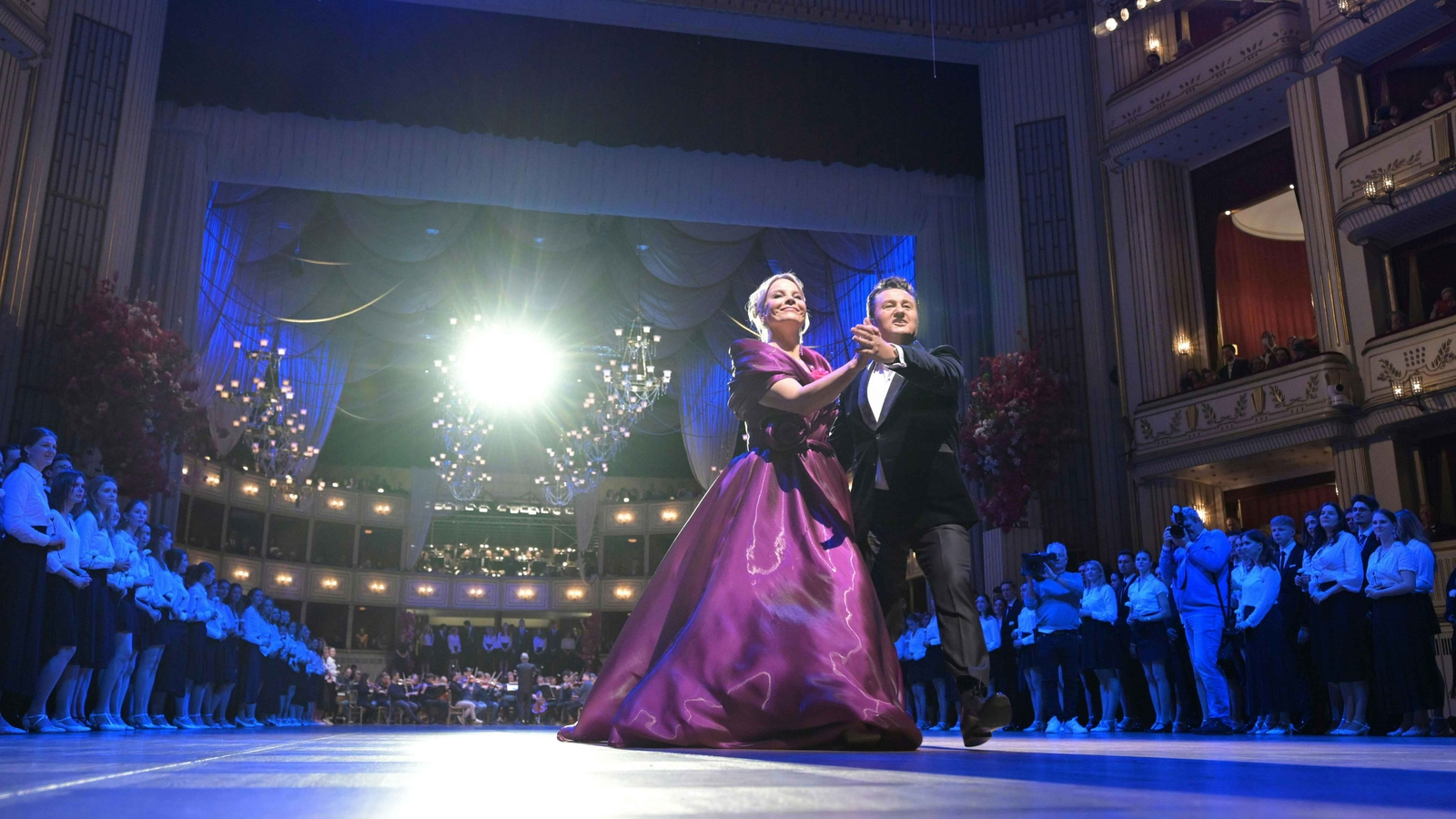 Viel Applaus Bei Opernball Generalprobe F R Garanca Und Beczala Stars