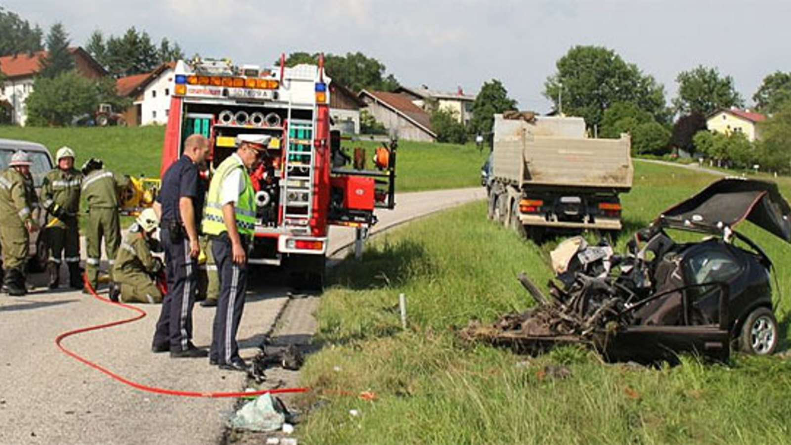 Pkw Lenker Stirbt Nach Crash Mit Lkw Oe24 At