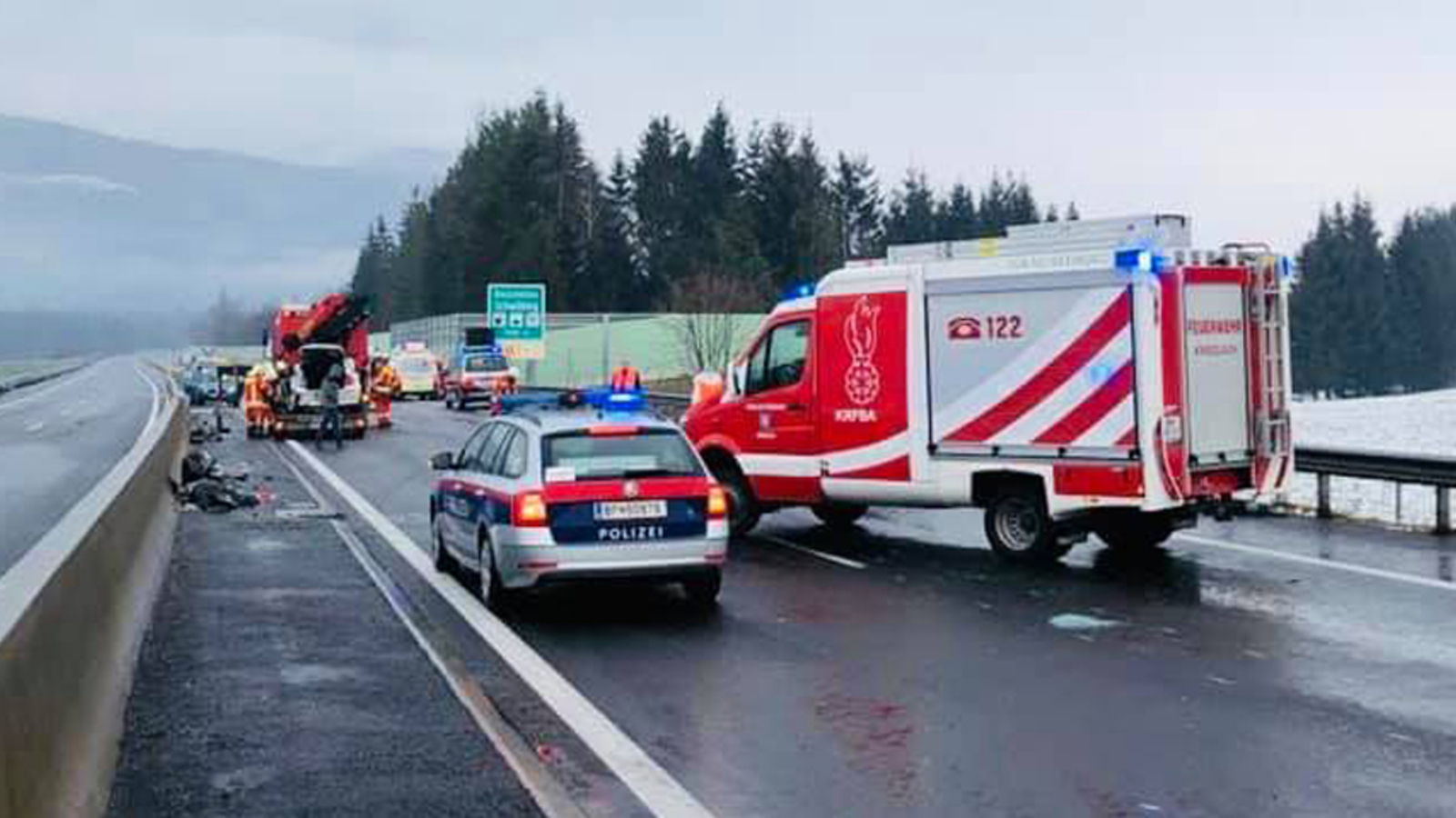 Glatteis Sorgt F R Massen Crash Mehrere Verletzte Oe At