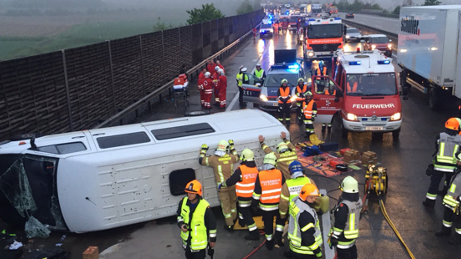 Horror Crash Auf A Fordert Ein Todesopfer Oe At