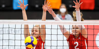 Österreichs Volleyball-Nationalspielerinnen Dana Schmit und Andrea Duvnjak