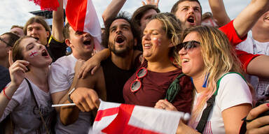England-Fans feiern irre Party bei IKEA