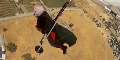 Dramatisch: Paraglider filmt eigenen Absturz