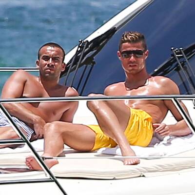 Cristiano Ronaldo sonnt seine Muckis in Miami