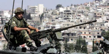 060906 epa libanon soldat panzer