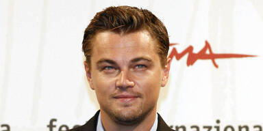 061030_dicaprio_pps