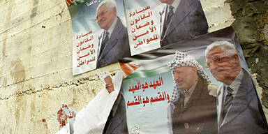 061209_plo_wahlplakat_arafat_abbas_palaestina_epa