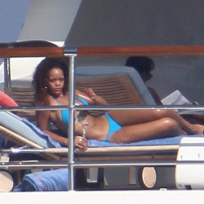 Sexy Rihanna auf Yacht-Urlaub