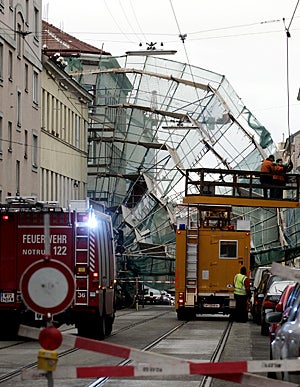 070129_300_gerüst_wien_sturm_ap