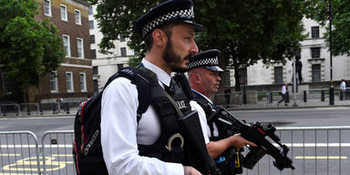 England: Messer-Mann nimmt mehrere Menschen als Geisel