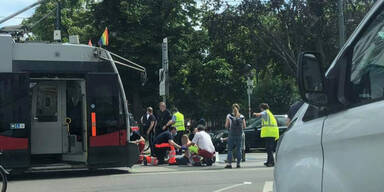 Straßenbahn crasht mit Radfahrer in Wien