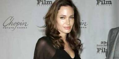 Angelina Jolie entspannt in Frankreich