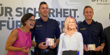 Mikl-Leitner trifft auf Polizei-Sänger