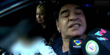Maradona ohrfeigt Journalisten