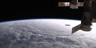 Supertaifun aus der Sicht der ISS
