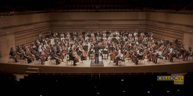 Cello-Orchester performt Serien-hit