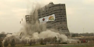 Detroit: Hochhaus gesprengt