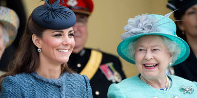 Herzogin Kate & Queen Elizabeth