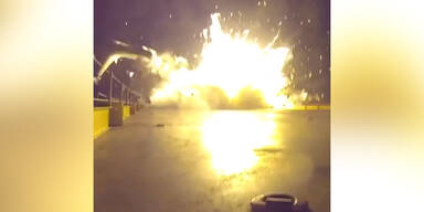 Rakete explodiert bei Crash-Landung