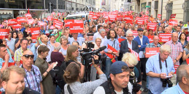 Traiskirchner protestieren in Wien