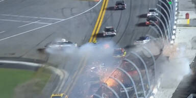 Horror-Crash bei NASCAR-Rennen
