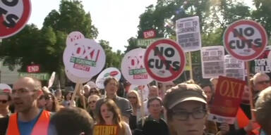 Protest gegen britische Sparpläne