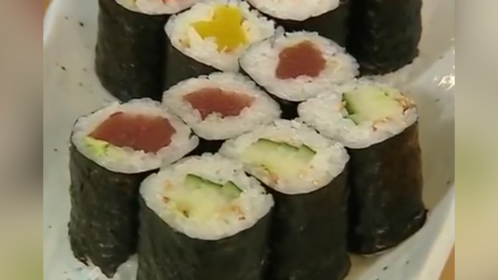 So rollt man Sushi richtig oe24.tv