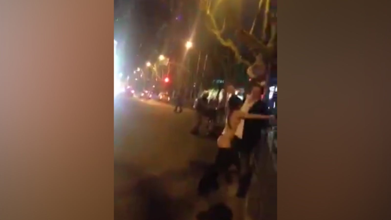 Betrunkene bettelt um Sex - oe24.tv