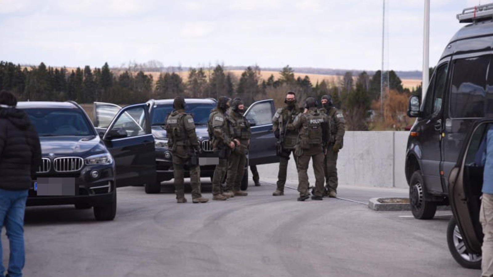 Frau und Kind erschossen: Gesuchter stellte sich - oe24.at