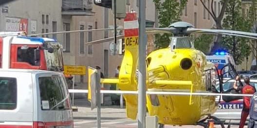 Hubschrauber landet mitten in Wien