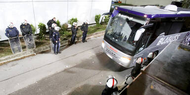 Aufstand der Austria-Fans: Bus blockiert