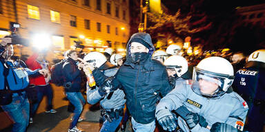 Polizei hielt Krawall-Demo in Schach