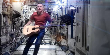 ISS-Astronaut singt David Bowie-Hit