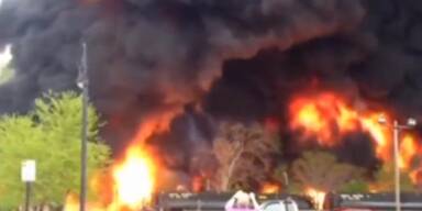 Güterzug geht in Flammen auf