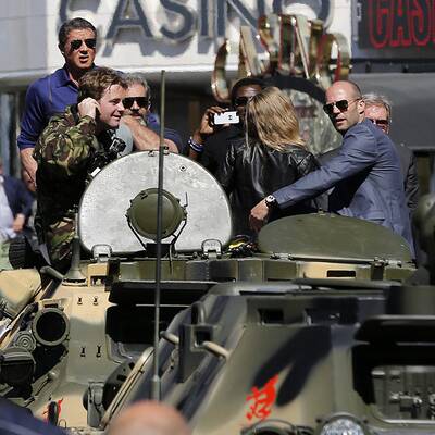 Arnie & Sly: Panzer-Spritztour durch Cannes