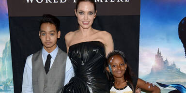 Angelina Jolie mit Maddox & Zahara