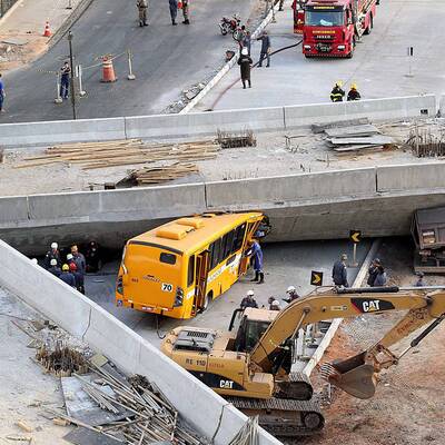 Brücke in WM-Ort Belo Horizonte eingestürzt