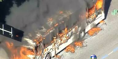 Brennende Busse in Rio de Janeiro