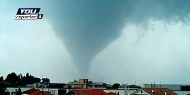 Tornado zieht über Dörfer bei Venedig