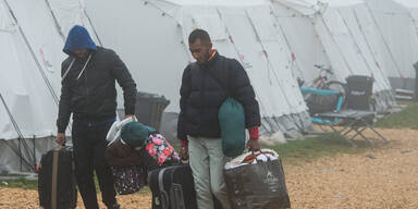 Lage in Asyl-Camps gerät außer Kontrolle