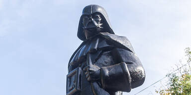Lenin-Statue in Darth Vader verwandelt
